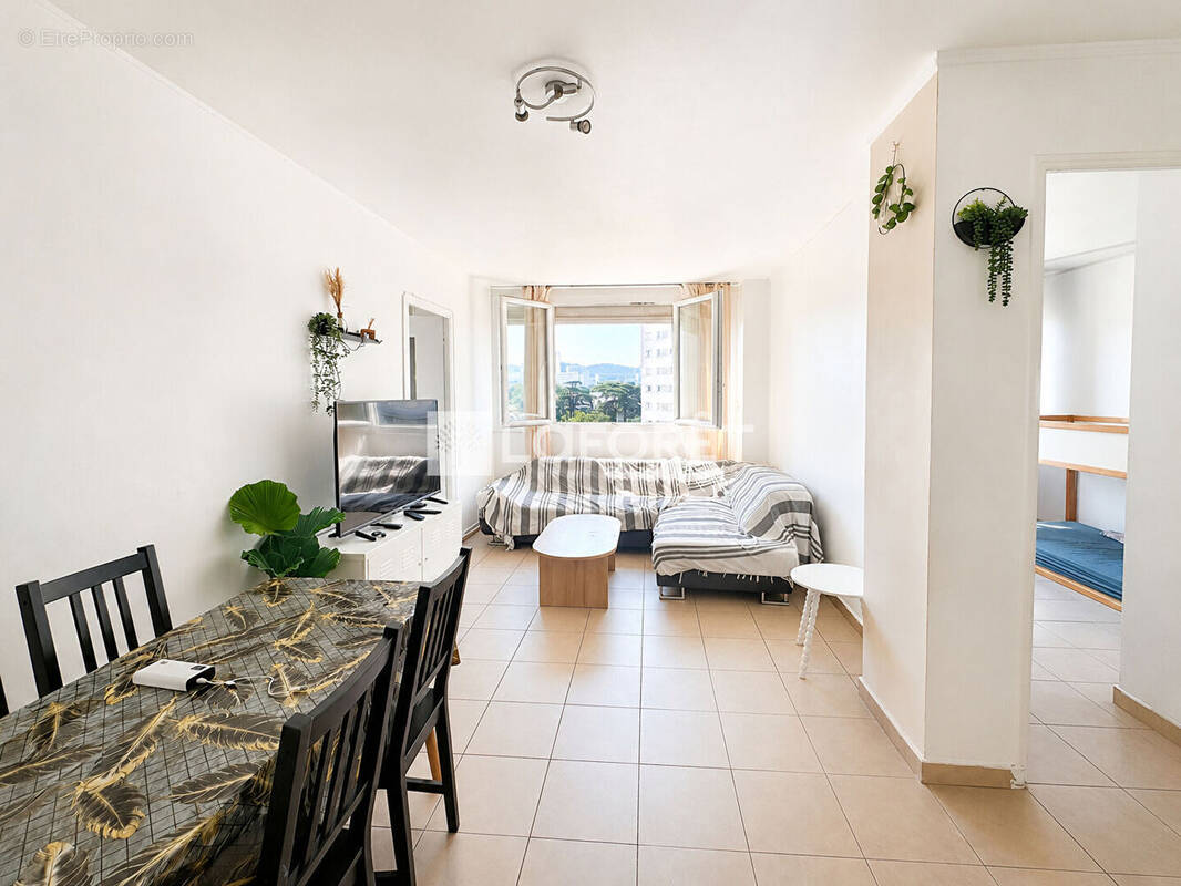 Appartement à MARSEILLE-9E