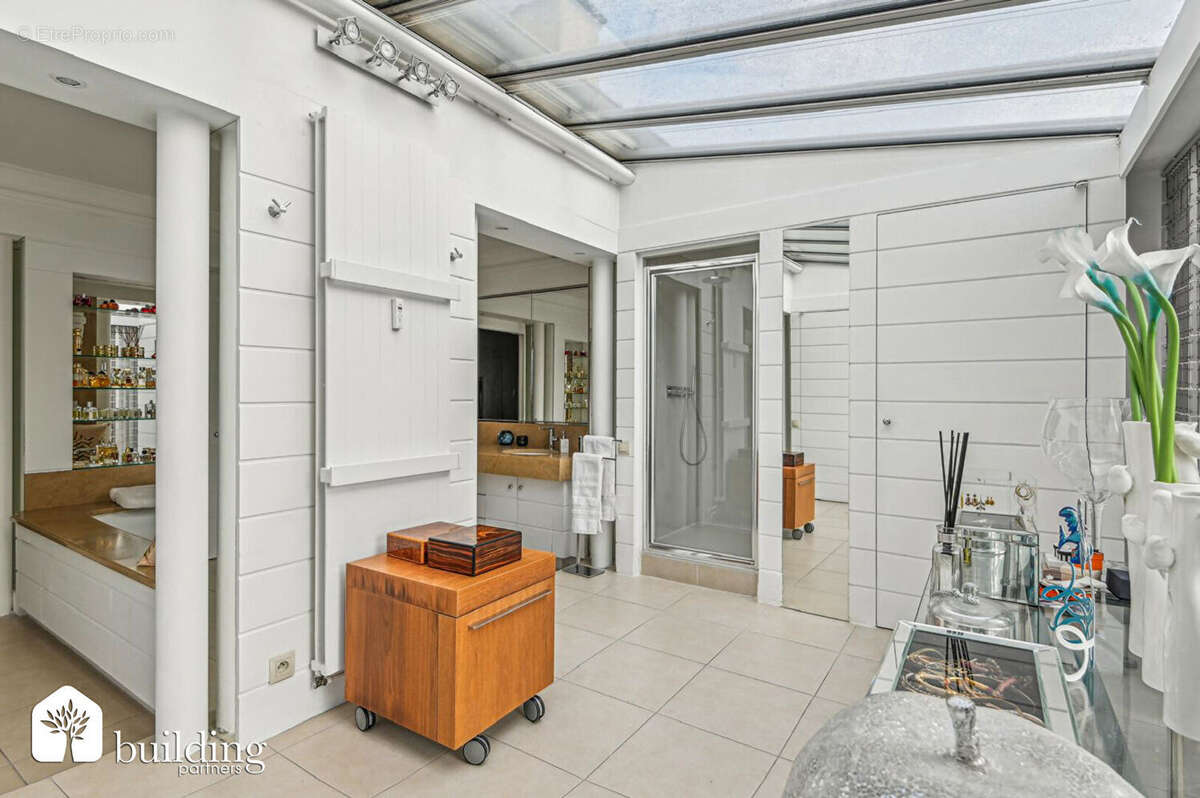 Neuilly-sur-Seine Château - Appartement coup de coeur 4 pièces de 115,75 m² avec terrasses - photo 12