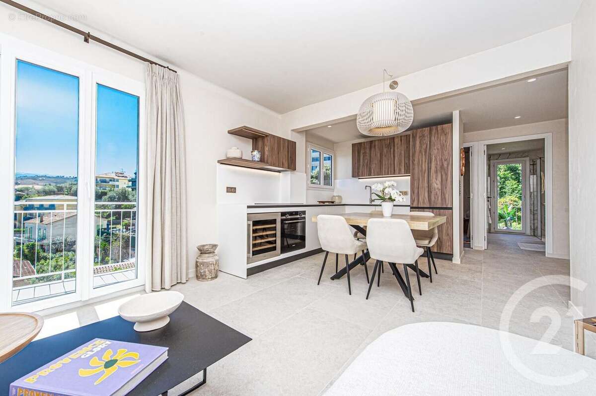 Appartement à ROQUEBRUNE-CAP-MARTIN