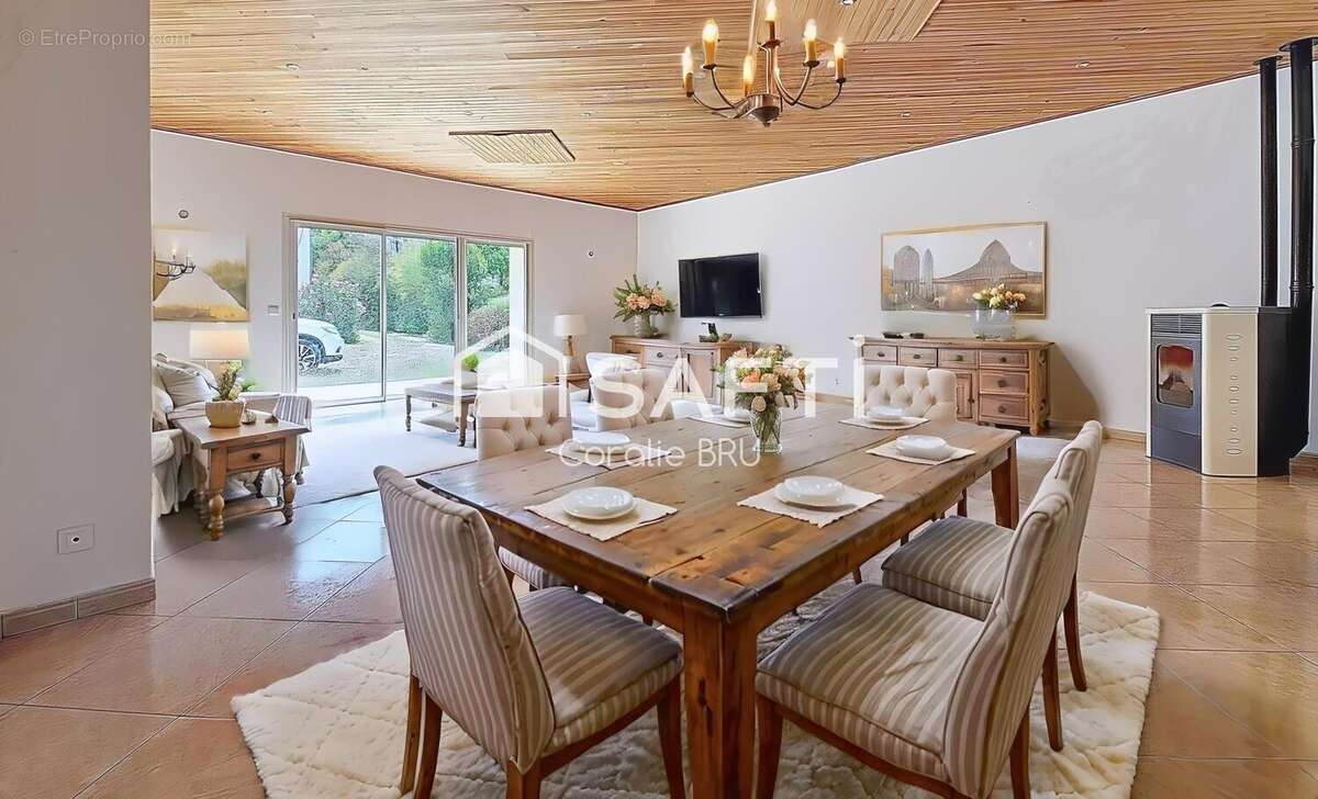 Maison 135 m² à Cubnezais  - photo 4