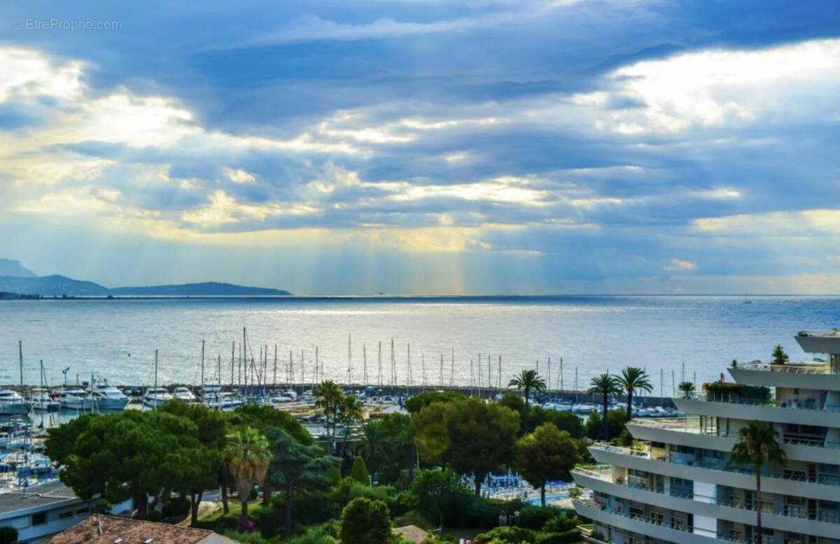 Appartement à VILLENEUVE-LOUBET