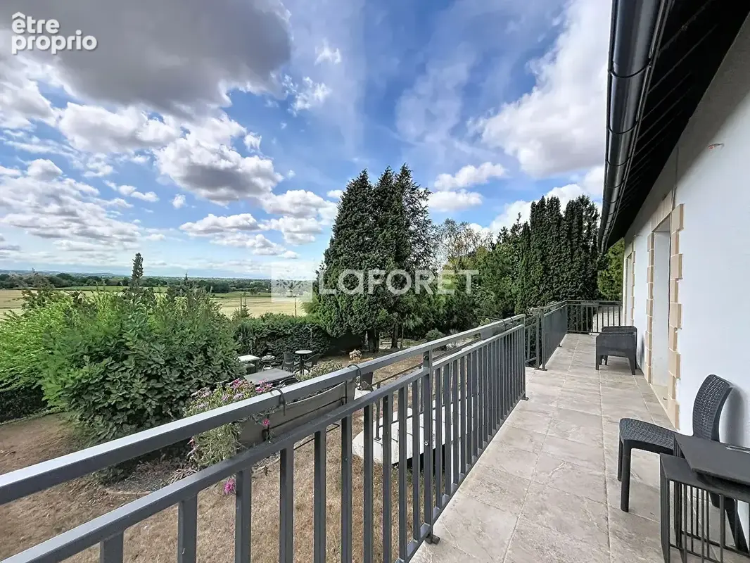 Maison Domfront-En-Poiraie 7 pièces 170 m² - photo 2