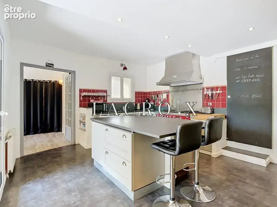 Maison 8 pièces 225 m² à vendre à Althen-Des-Paluds (84210) - photo 10