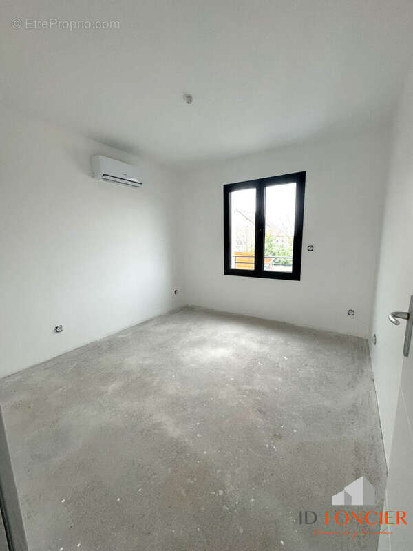 Appartement à PARAY-VIEILLE-POSTE