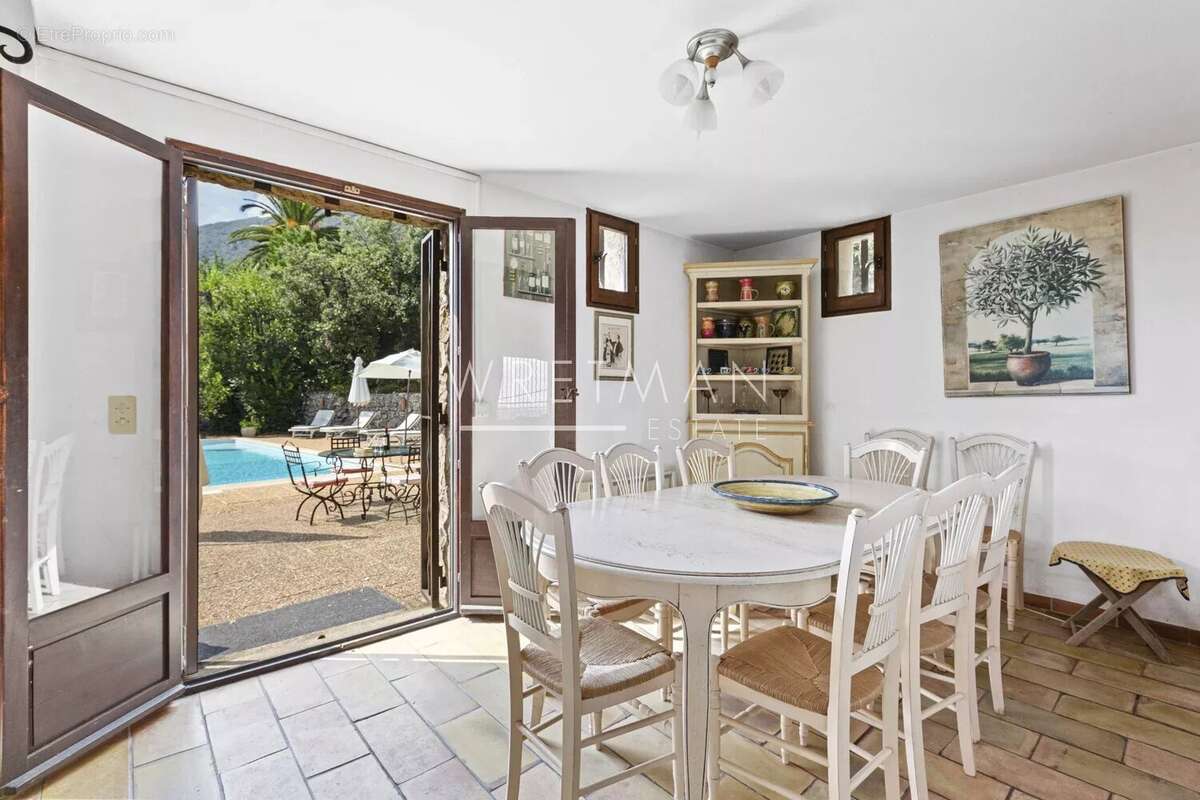 Maison à TOURRETTES-SUR-LOUP