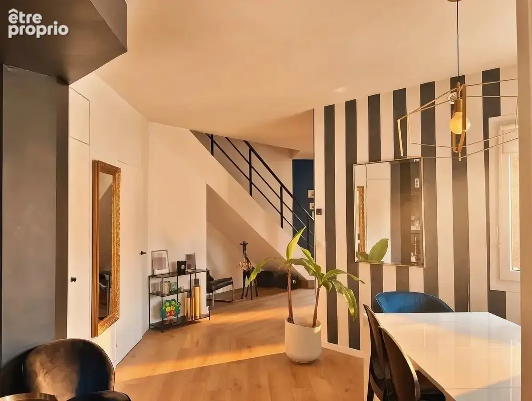 Maison avec Piscine - Limite La Varenne - photo 1