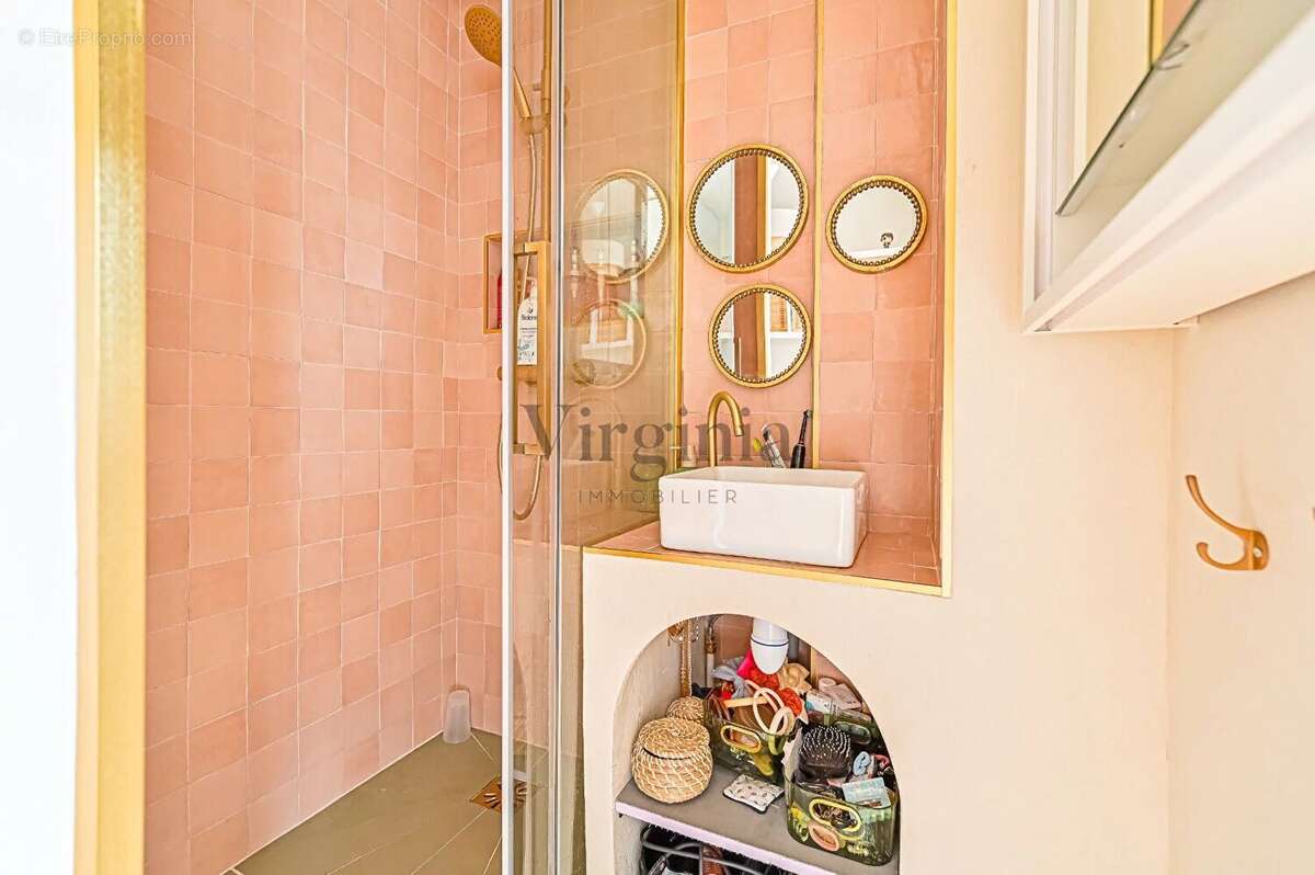 Appartement à CHARENTON-LE-PONT