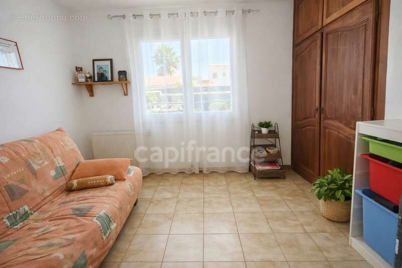 VIAS – Villa contemporaine avec piscine, 4 chambres, énergie positive. Bien rare sur le secteur - photo 11