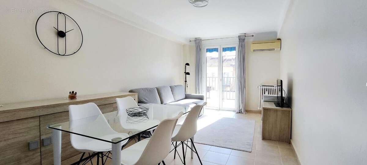 Appartement à VALLAURIS
