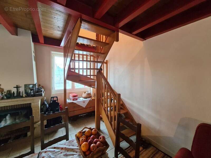 Maison à SAINT-YRIEIX-SUR-CHARENTE
