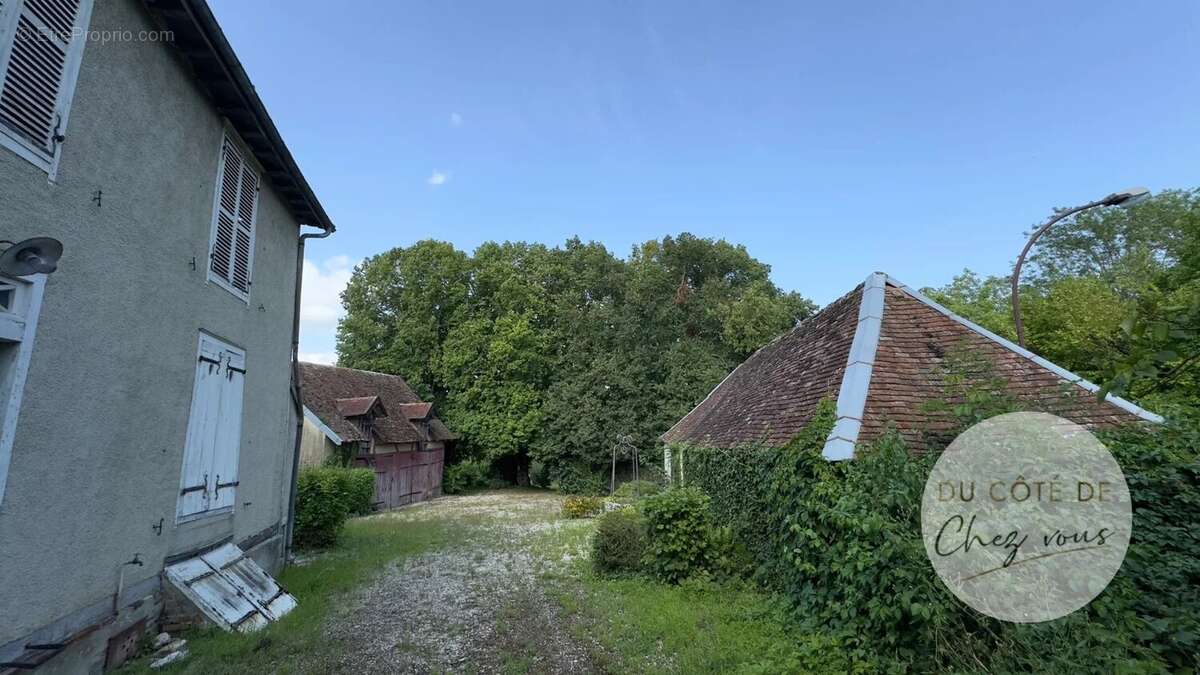 Ensemble immobilier à rénover à Isle Aumont, proche de Troye - photo 11