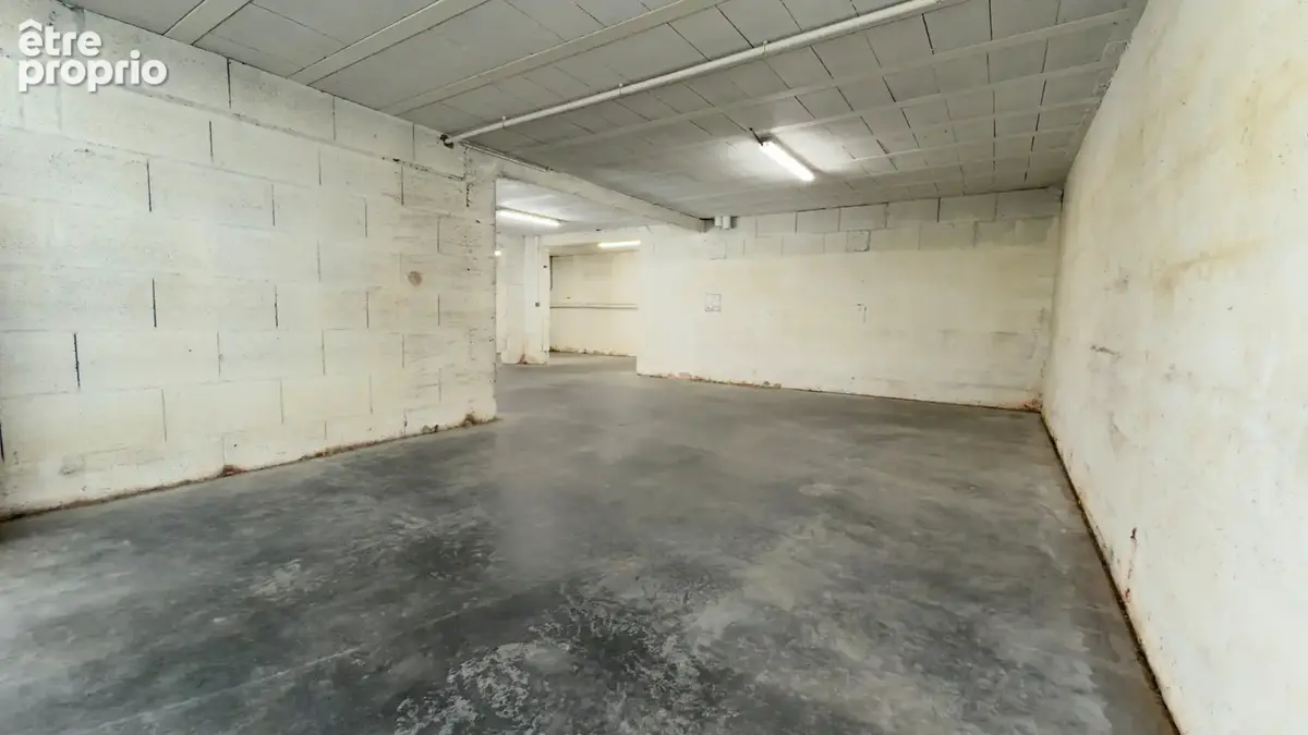 Saint Marc sur Mer - Maison double usage maison et bureaux avec sous sol de 129 m2 - photo 8