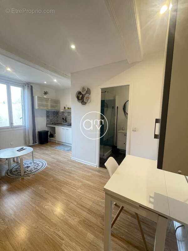 Toulon zone piétonne STUDIO rénové pour investissement locatif - photo 2