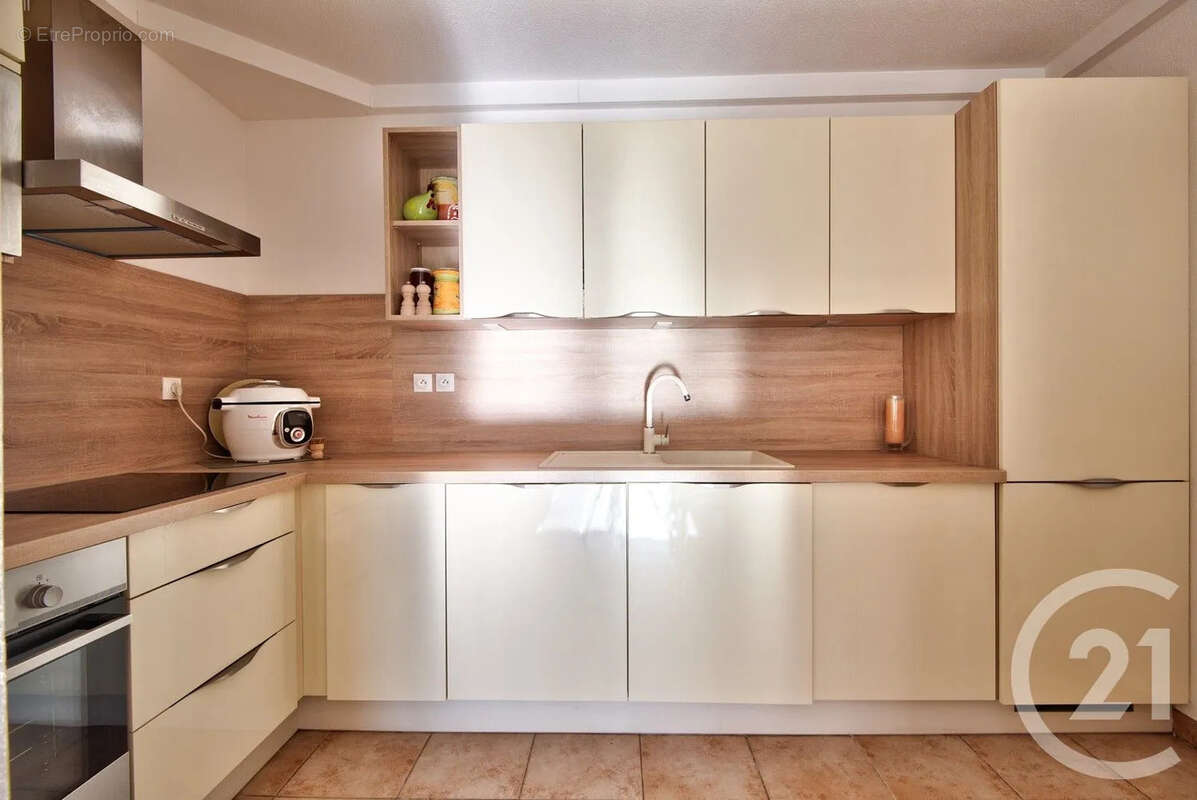 Appartement à SAINT-LAURENT-DU-VAR