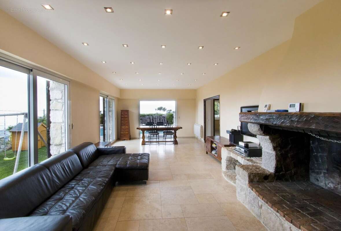 Maison à TOURRETTE-LEVENS