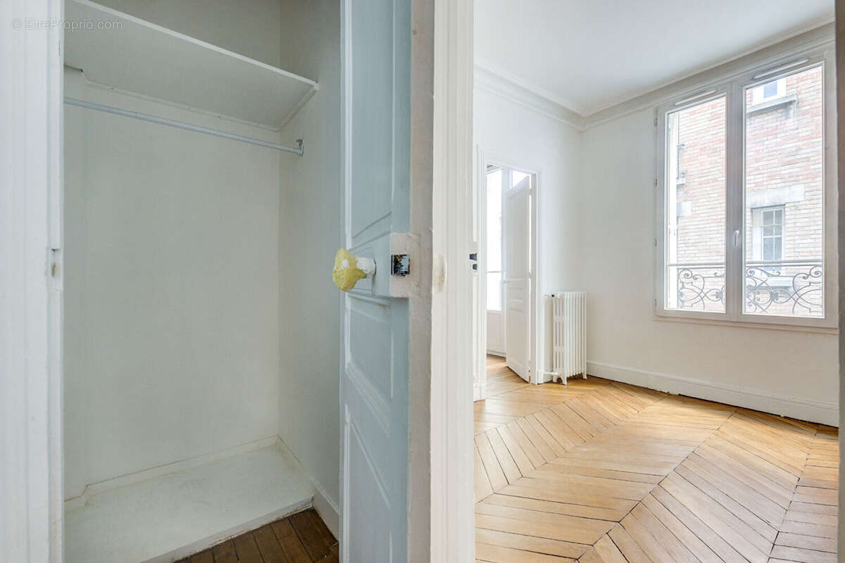 Appartement à PARIS-14E