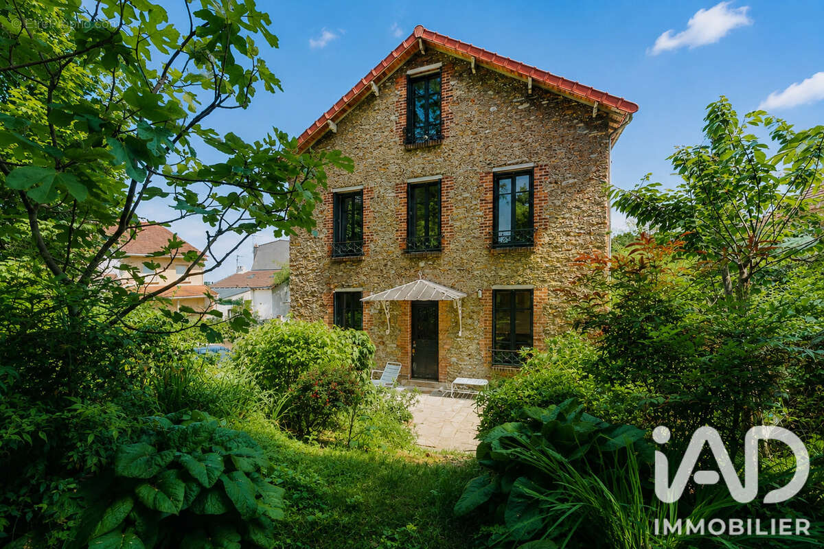 Maison 240 m² à Clamart  - photo 2