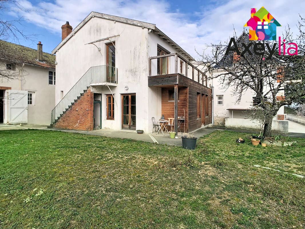 Maison à SAINT-ALBAN-LES-EAUX