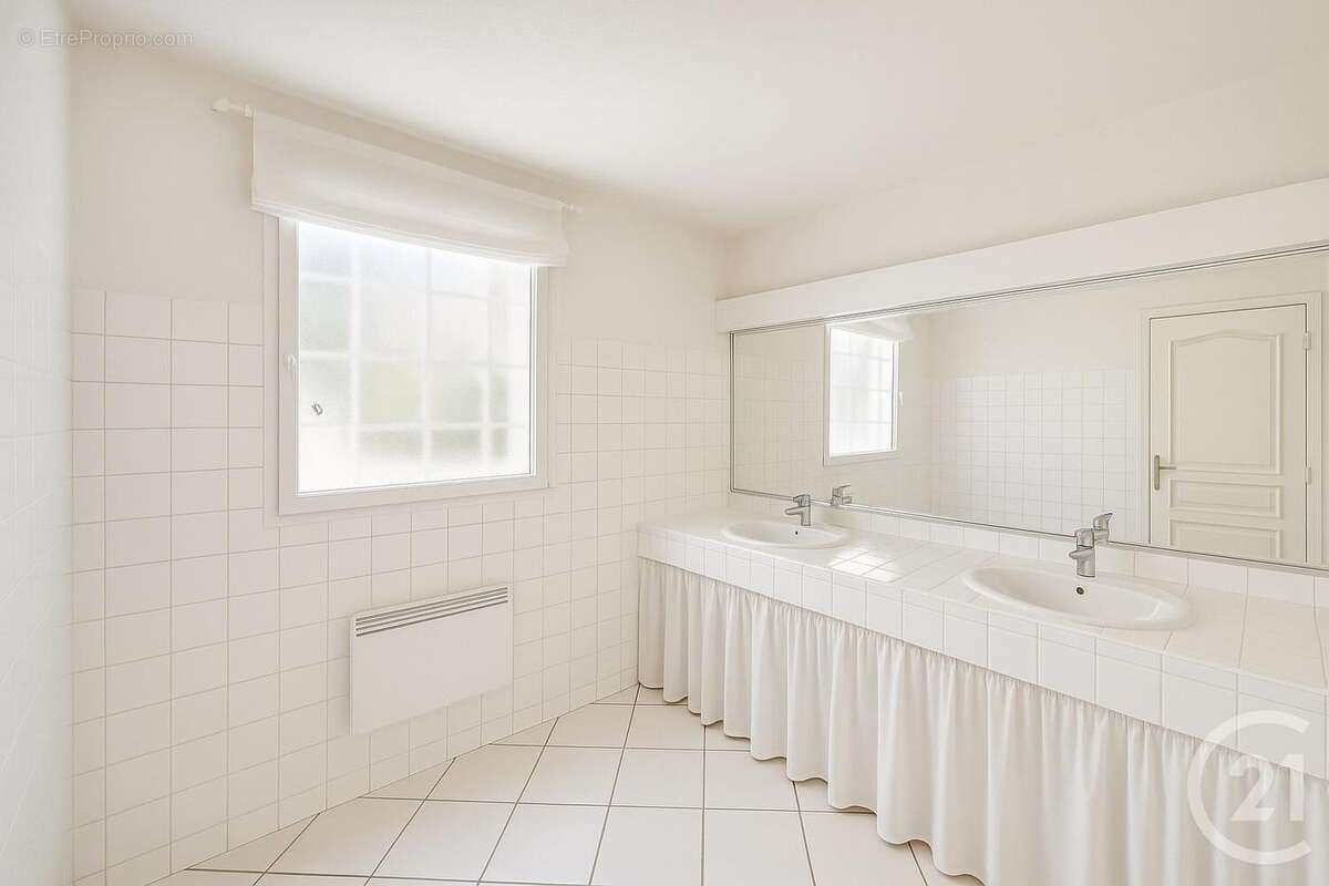 Maison à LAROQUE-DES-ALBERES