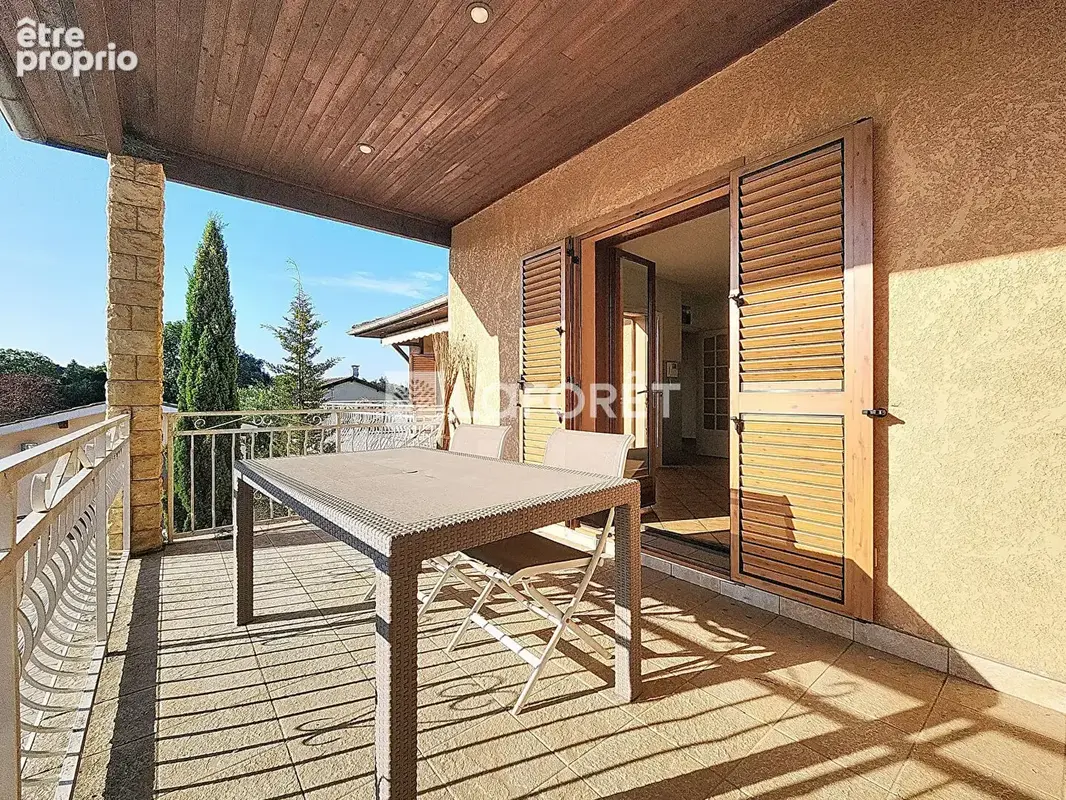 Maison familiale avec piscine, beaux volumes et espace indépendant - photo 10