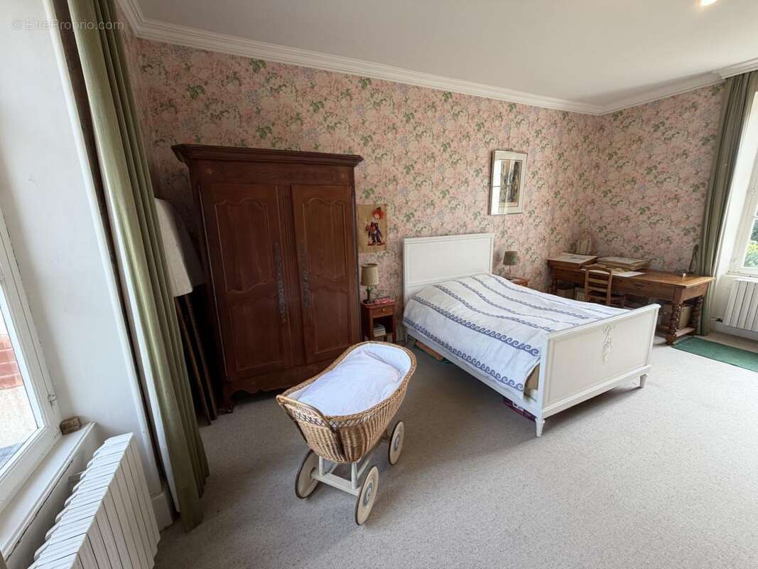 Maison à LE PUISET-DORE