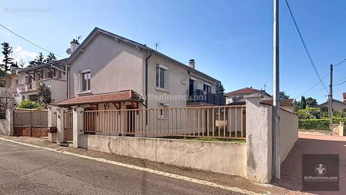 Maison à RIORGES