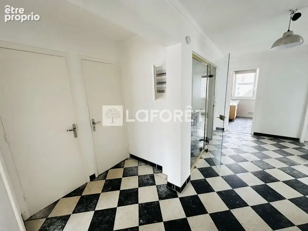 Unique à Douai ! Appt individuel 160 m² - 3 ch, grande terrasse, garage - photo 4