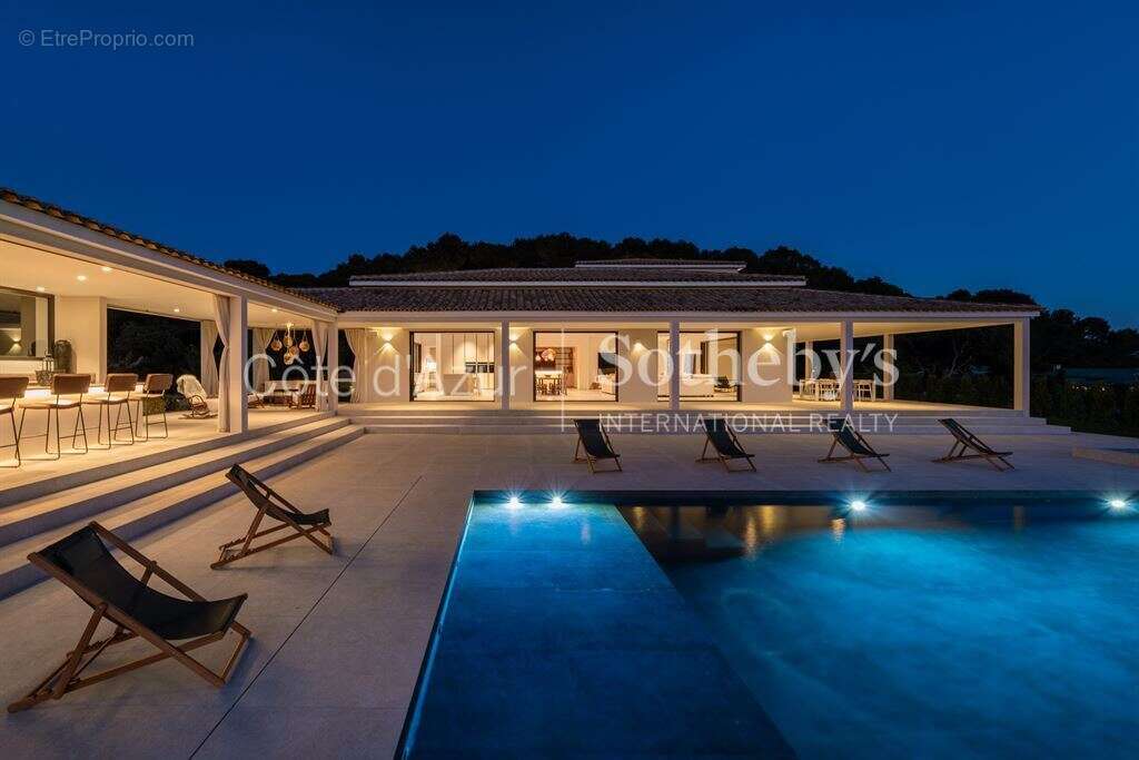 Mougins, villa de prestige avec vue panoramique, piscine, maison d'amis et parc privé - photo 18