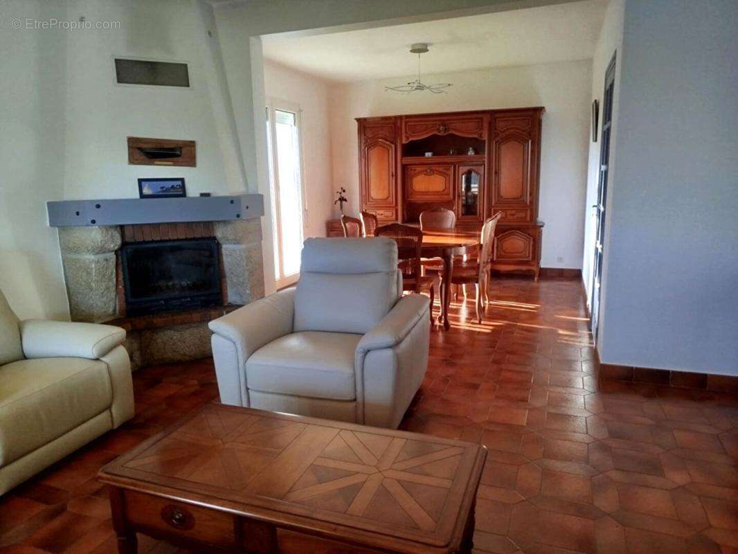 Maison à MALGUENAC