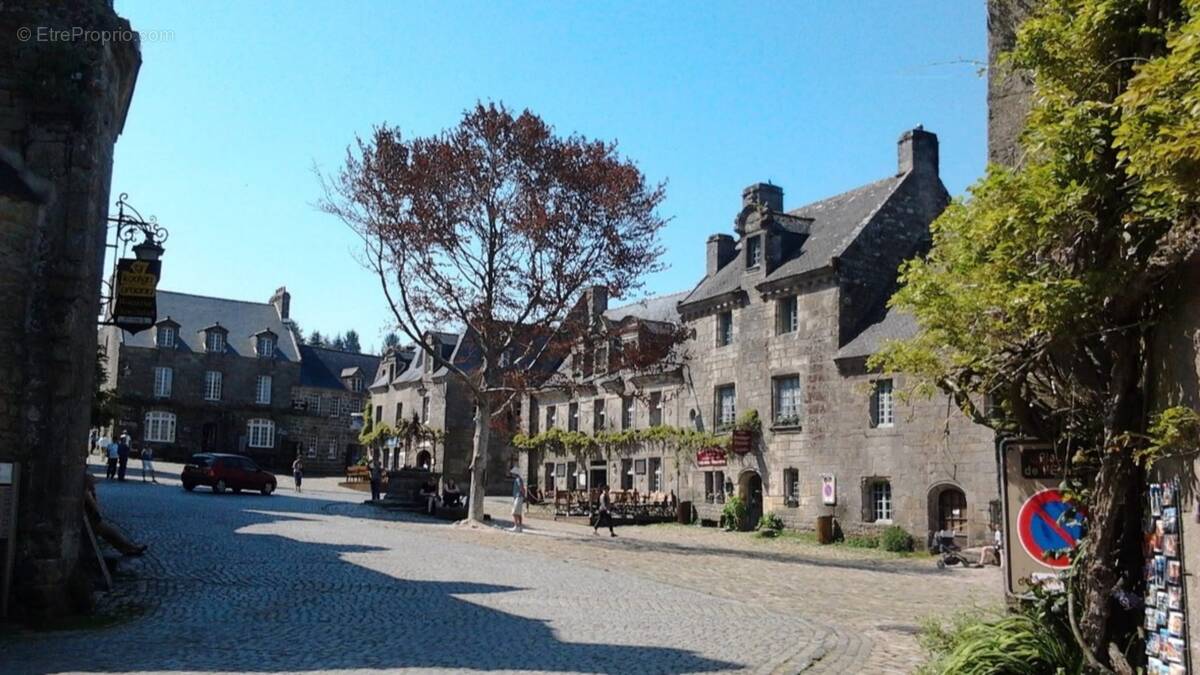 Maison à LOCRONAN