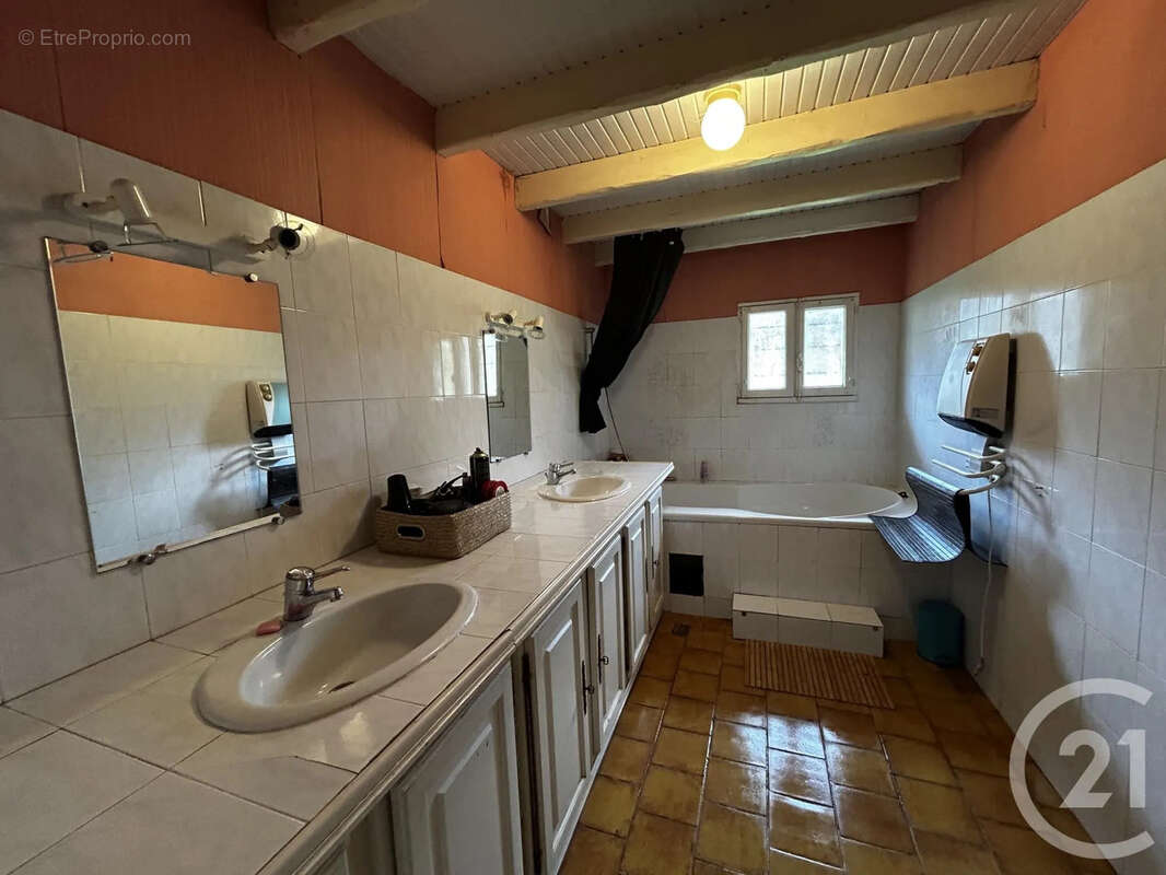Maison 106 m² à Chamadelle  - photo 5