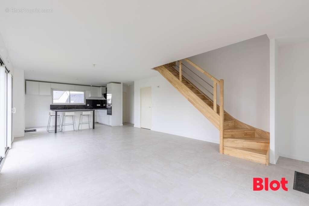 Maison à MONTREUIL-SUR-ILLE