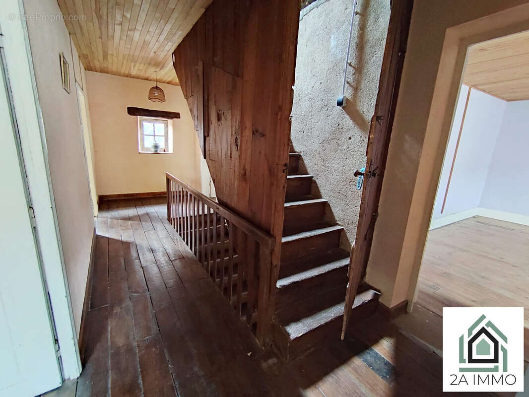 Maison 164 m² à Les Ancizes-Comps  - photo 8