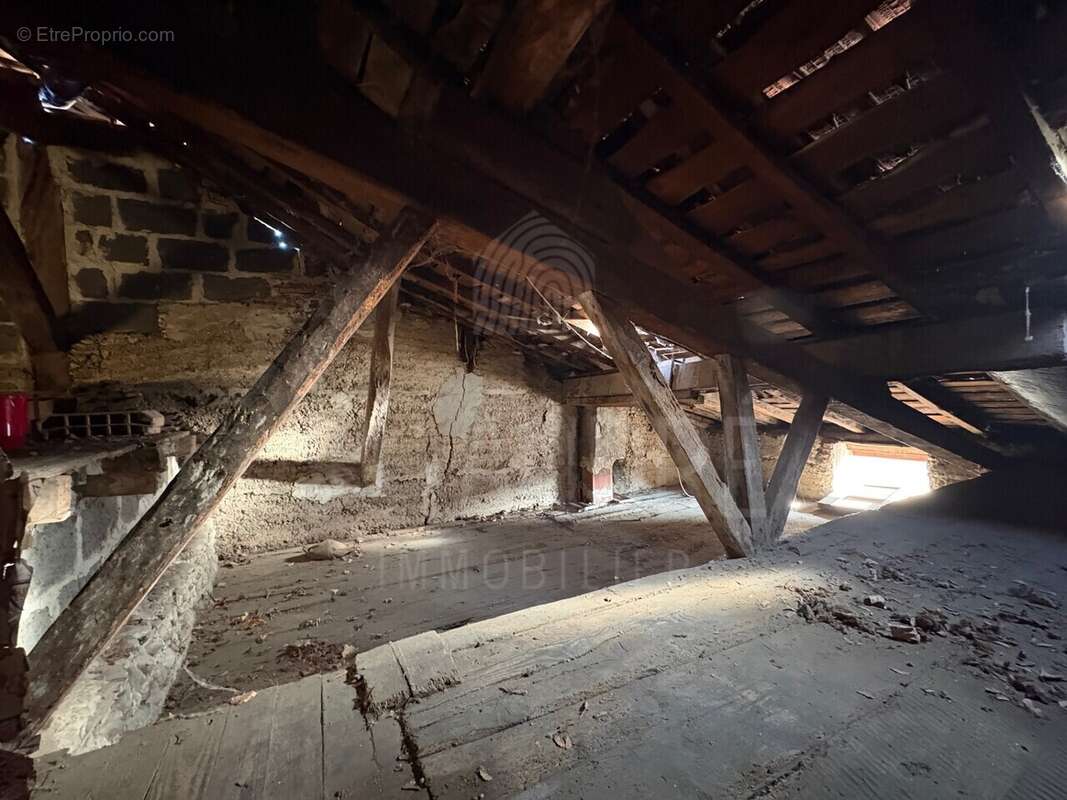 Maison à BEAUREPAIRE