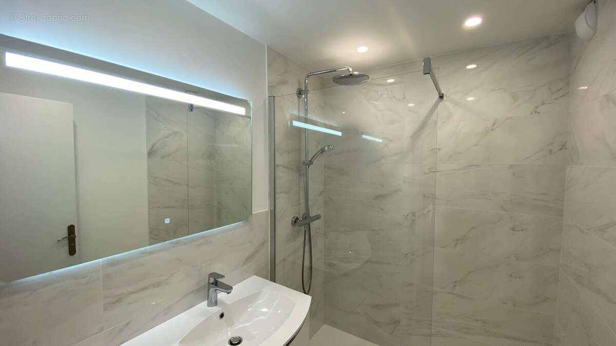 Appartement à VALLAURIS