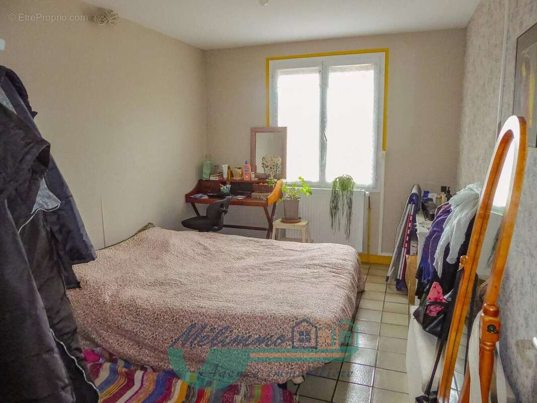 Maison 230 m² à Saint-Sauveur-En-Puisaye  - photo 6