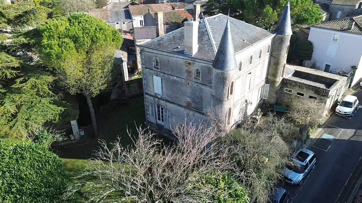 Maison à COULONGES-SUR-L'AUTIZE