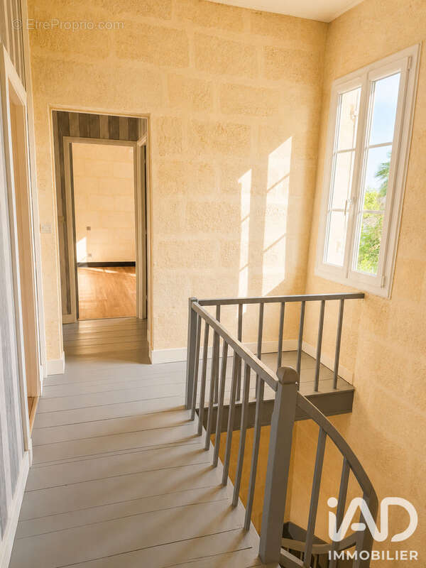 Maison 167 m² à Savignac-De-L'isle  - photo 8