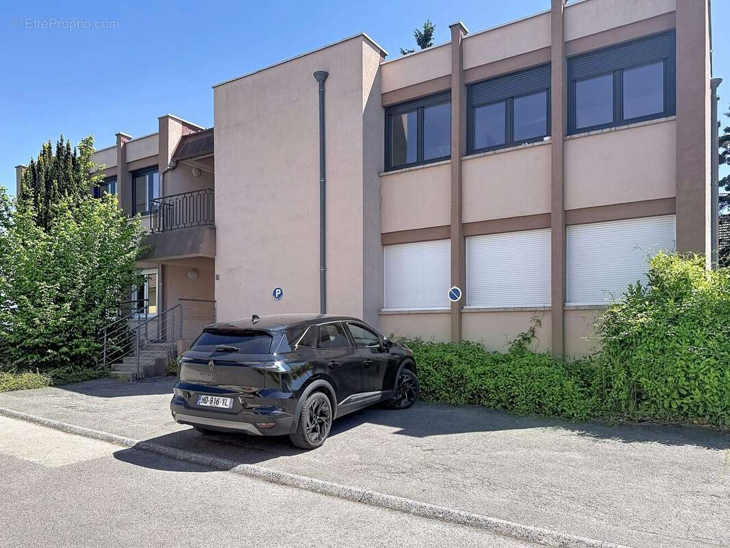 Commerce 325 m² à Grand-Charmont  - photo 2