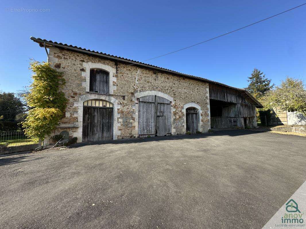 Maison à MASSIGNAC