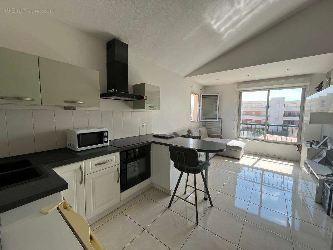 Appartement à MEZE