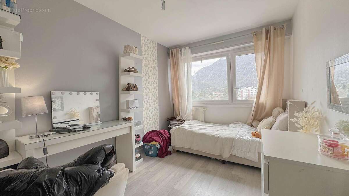 n°2 - Appartement à SAINT-EGREVE