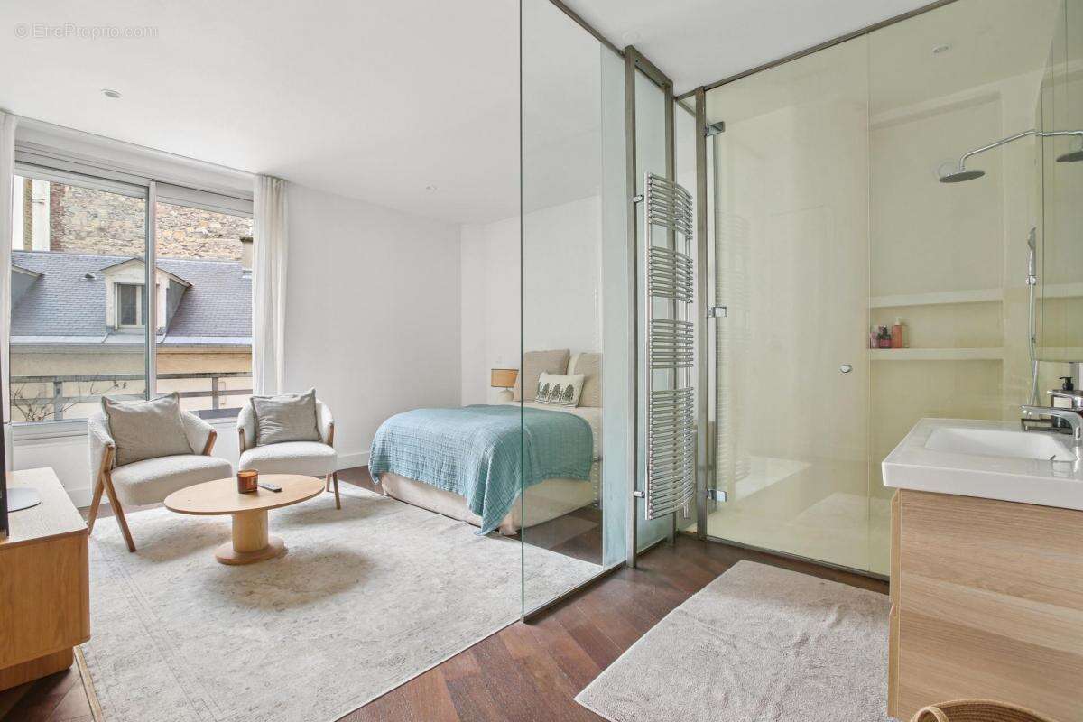 Appartement à NEUILLY-SUR-SEINE