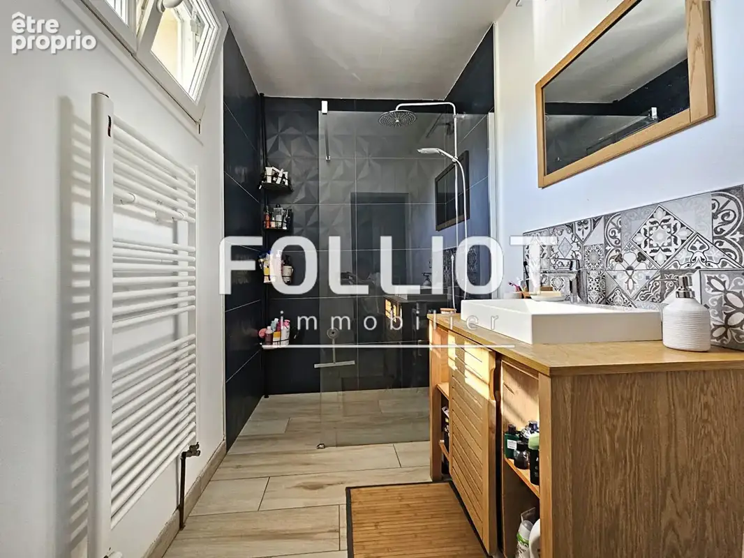 Maison 8 pièces 5 chambres à vendre à Cresserons - 150 m² sur un terrain de 1100 m² - photo 12