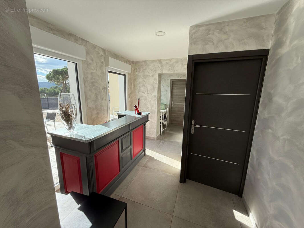 Maison à BAGNOLS-EN-FORET