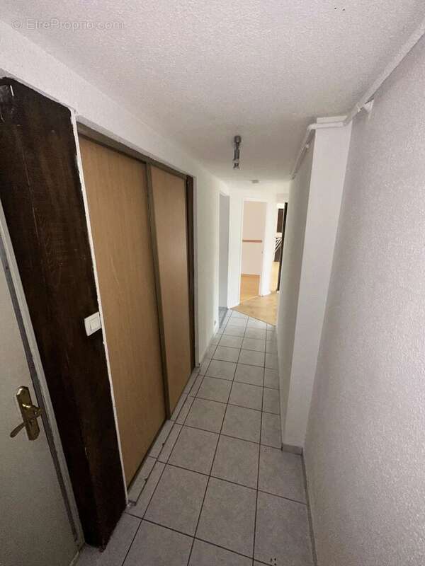 Appartement à LACHAPELLE-SOUS-ROUGEMONT