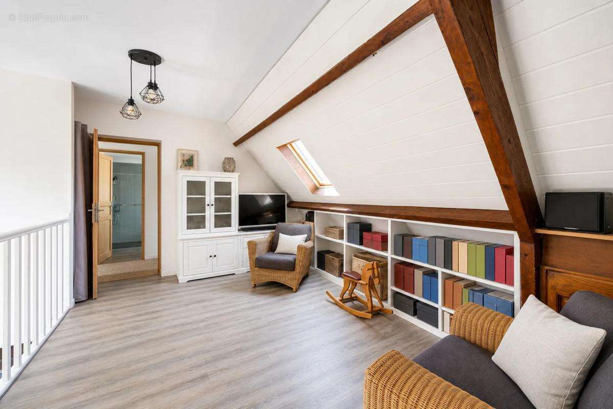 Maison à LINAS