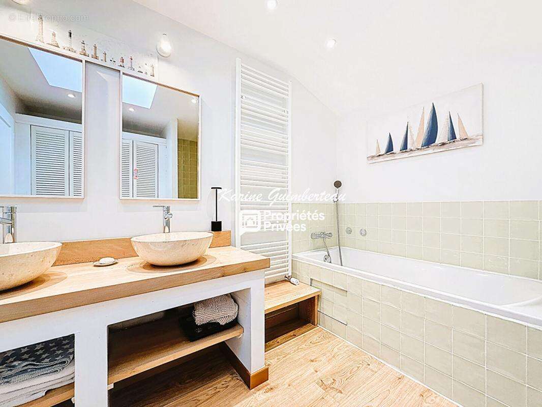 Maison à SAINT-EMILION