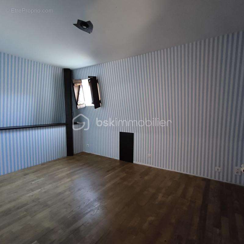 Appartement à FOUGERES