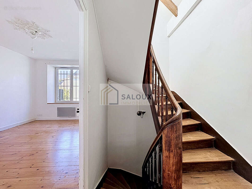 Local commercial Muzillac 65 m2 + Appartement T3 bis duplex de 75 m² - photo 13